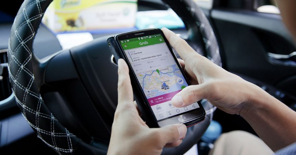 grab-app-in-car-1024x538